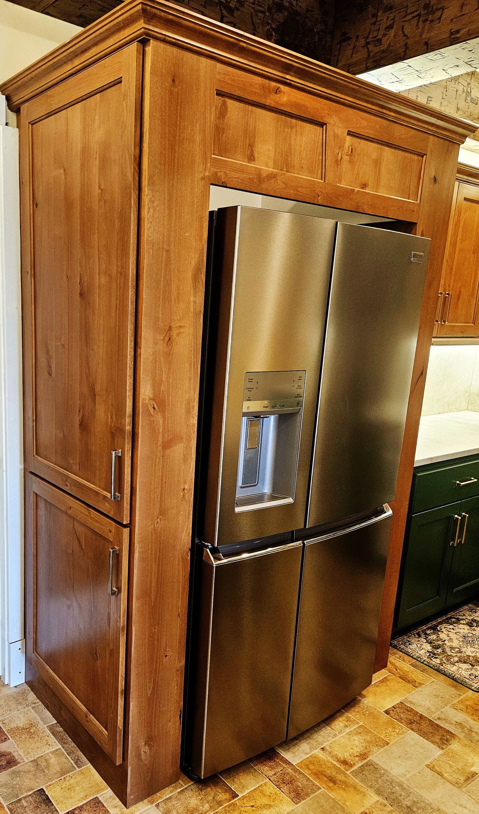 Fine woodworking and custom built-in cabinetry